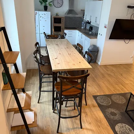 Large Elegant Duplex - 5 Bedroom - Center - Ac Apartmán