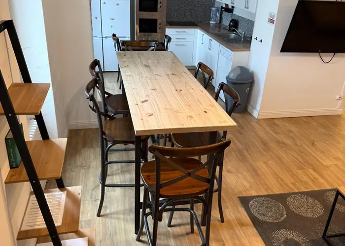 Large Elegant Duplex - 5 Bedroom - Center - Ac Apartmán